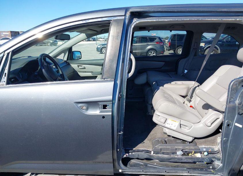 Photo 15 of 2013 Honda Odyssey EX-L (VIN 5FNRL5H65DB064627)