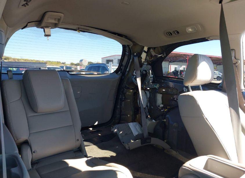 Photo 8 of 2013 Honda Odyssey EX-L (VIN 5FNRL5H65DB064627)