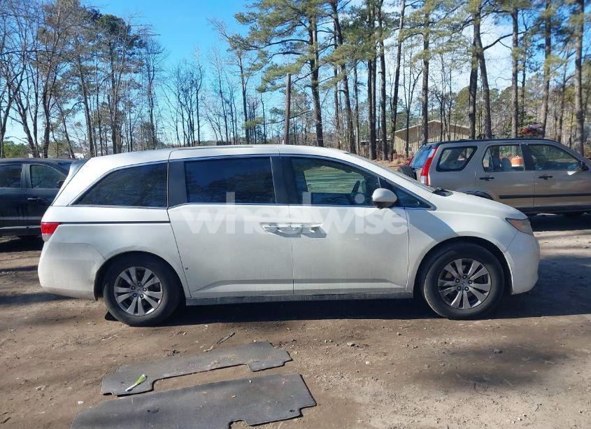 Photo 13 of 2014 Honda Odyssey EX-L (VIN 5FNRL5H65EB011458)