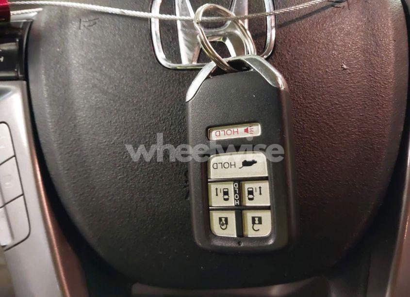 Photo 11 of 2014 Honda Odyssey EX-L (VIN 5FNRL5H65EB022878)