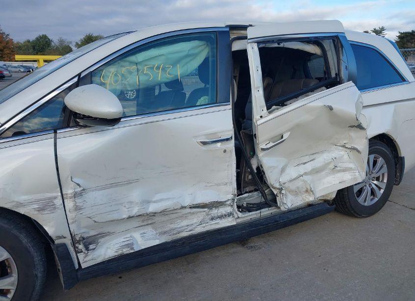 Photo 6 of 2014 Honda Odyssey EX-L (VIN 5FNRL5H65EB056514)
