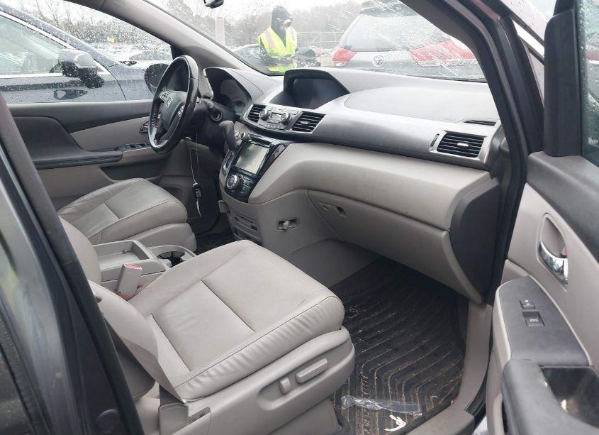 Photo 5 of 2014 Honda Odyssey EX-L (VIN 5FNRL5H65EB068565)