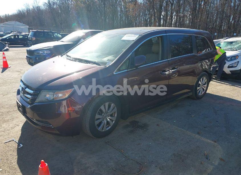 Photo 2 of 2014 Honda Odyssey EX-L (VIN 5FNRL5H65EB073197)