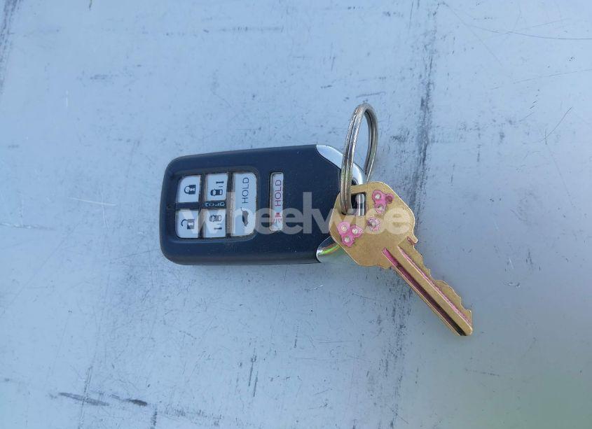 Photo 11 of 2014 Honda Odyssey EX-L (VIN 5FNRL5H65EB103900)