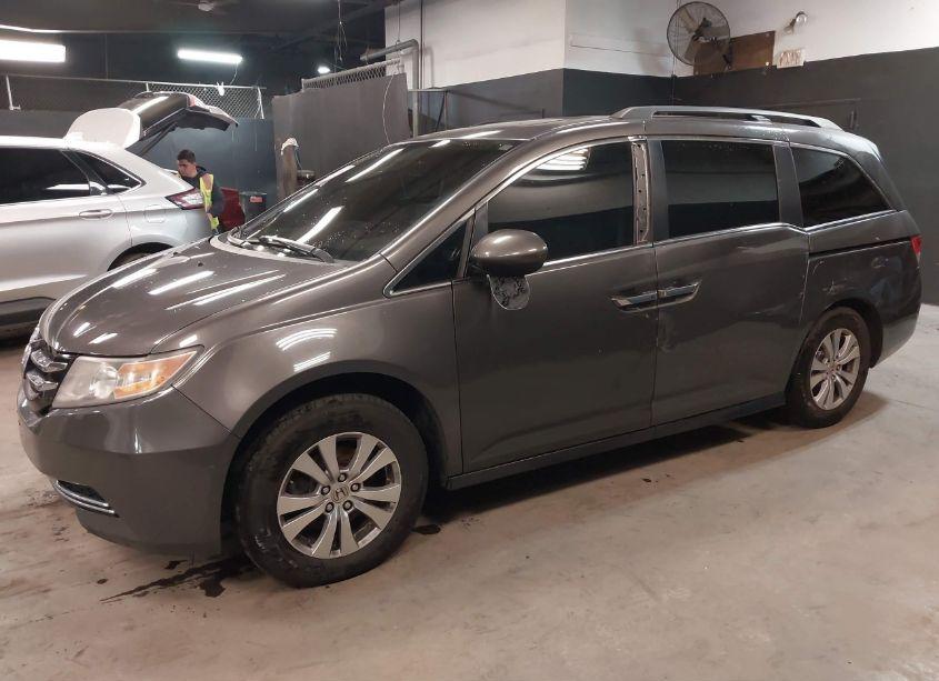 Photo 2 of 2014 Honda Odyssey EX-L (VIN 5FNRL5H65EB124648)