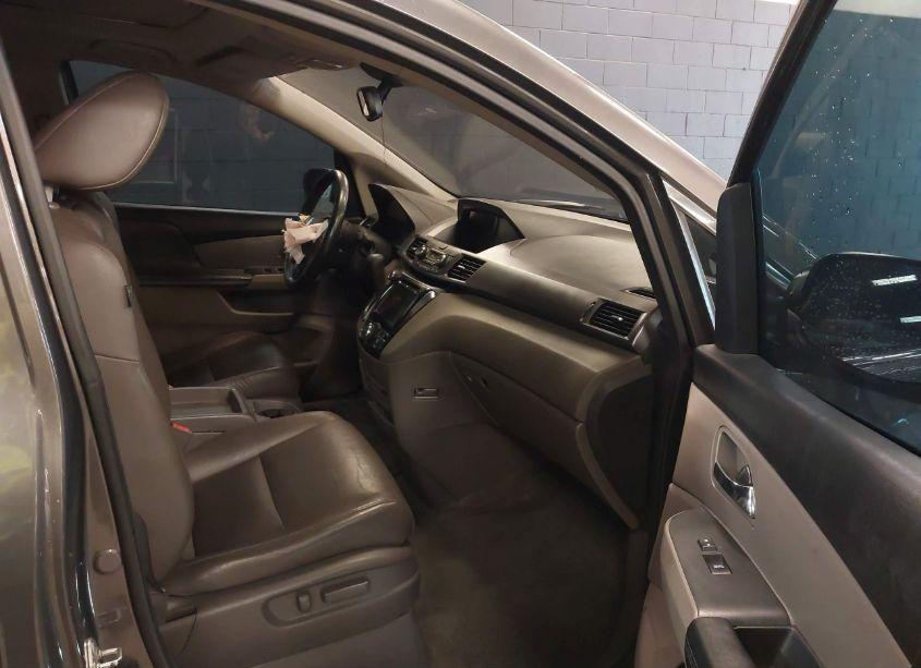 Photo 5 of 2014 Honda Odyssey EX-L (VIN 5FNRL5H65EB124648)