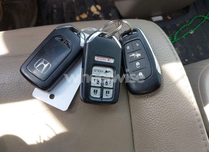 Photo 11 of 2015 Honda Odyssey EX-L (VIN 5FNRL5H65FB065778)