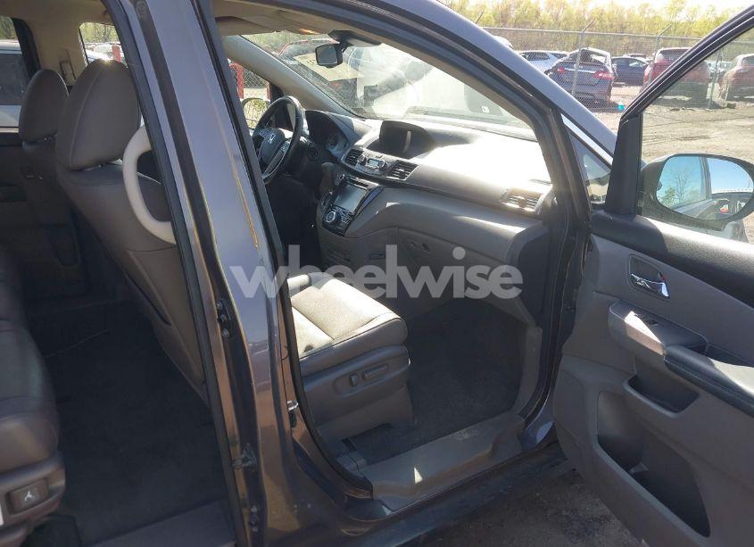 Photo 5 of 2016 Honda Odyssey EX-L (VIN 5FNRL5H65GB024360)