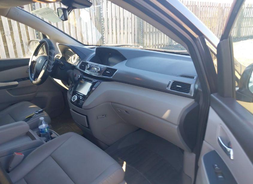 Photo 5 of 2016 Honda Odyssey EX-L (VIN 5FNRL5H65GB028697)