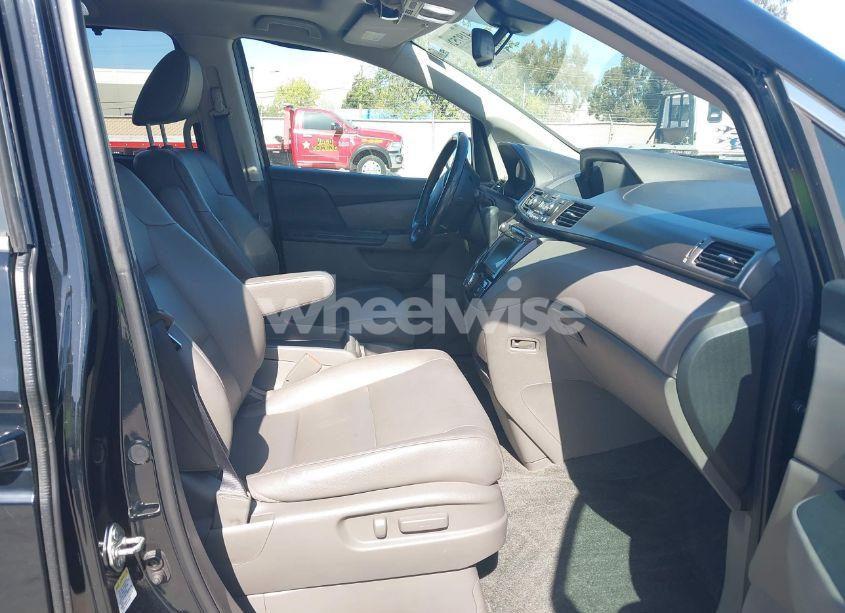 Photo 5 of 2016 Honda Odyssey EX-L (VIN 5FNRL5H65GB083425)