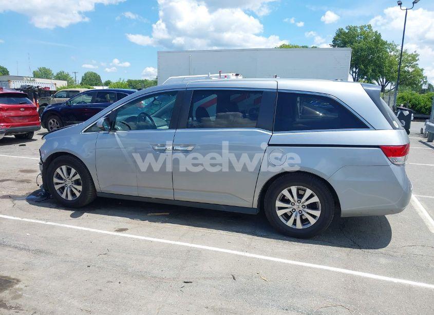 Photo 14 of 2016 Honda Odyssey EX-L (VIN 5FNRL5H65GB090987)