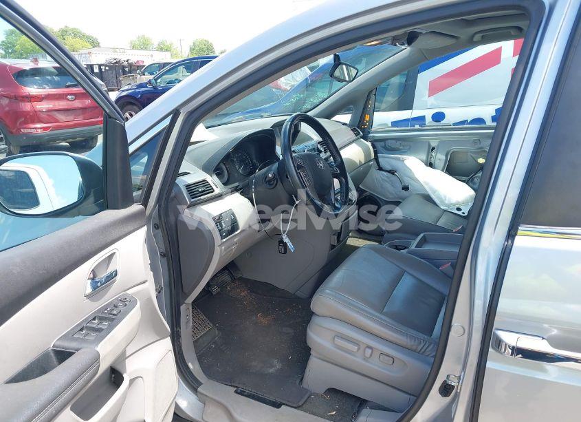 Photo 5 of 2016 Honda Odyssey EX-L (VIN 5FNRL5H65GB090987)