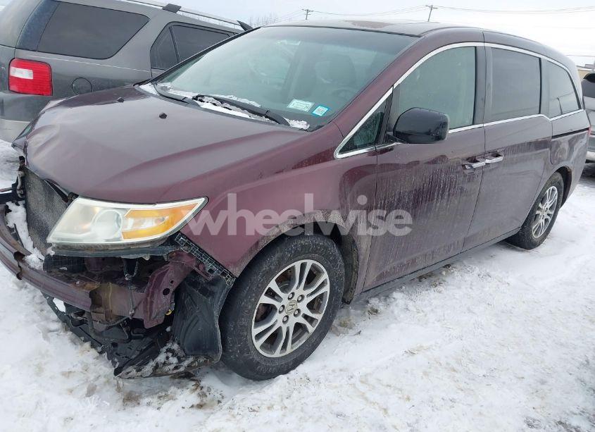 Photo 2 of 2011 Honda Odyssey EX-L (VIN 5FNRL5H66BB016602)