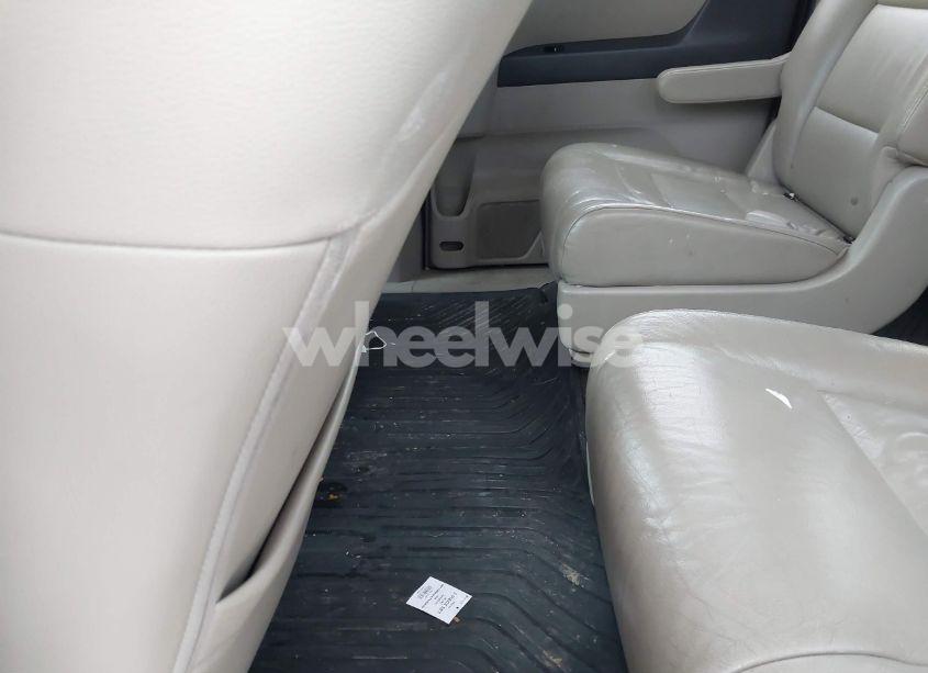 Photo 8 of 2011 Honda Odyssey EX-L (VIN 5FNRL5H66BB016602)