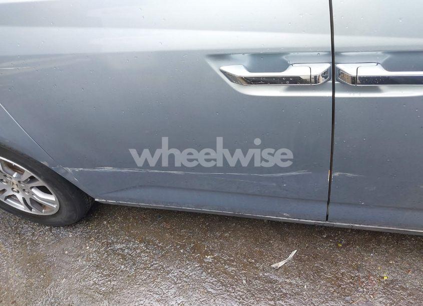 Photo 6 of 2011 Honda Odyssey EX-L (VIN 5FNRL5H66BB039488)