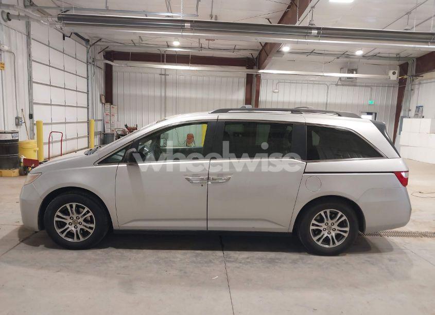 Photo 14 of 2011 Honda Odyssey EX-L (VIN 5FNRL5H66BB041063)