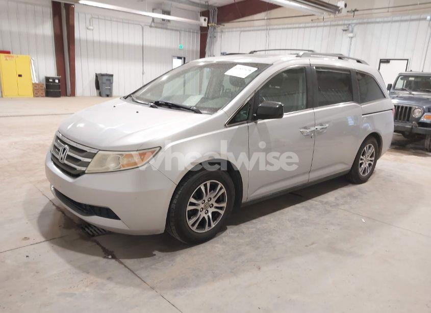 Photo 2 of 2011 Honda Odyssey EX-L (VIN 5FNRL5H66BB041063)