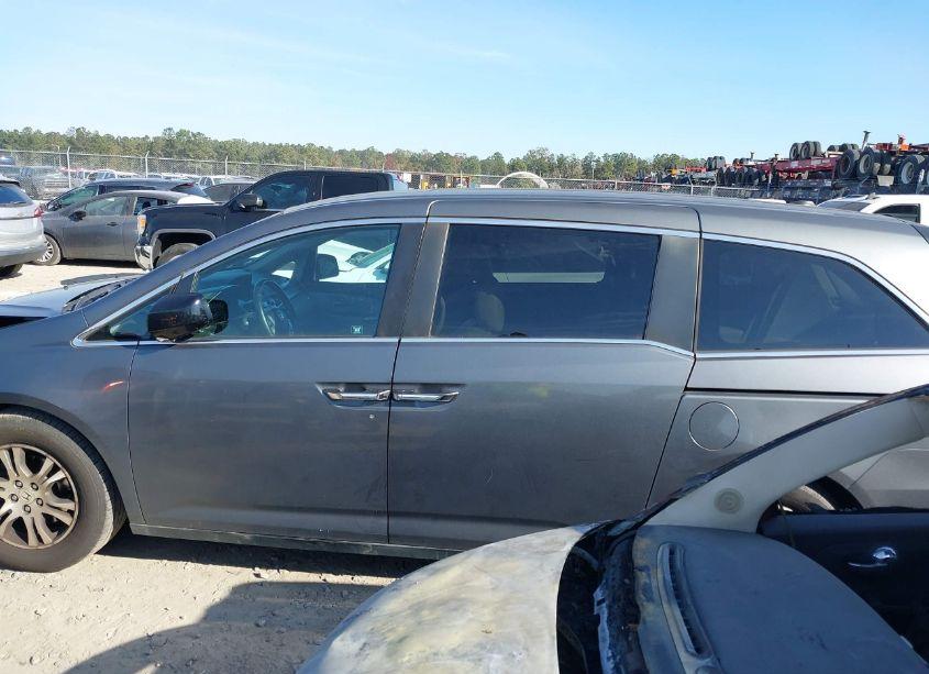 Photo 13 of 2011 Honda Odyssey EX-L (VIN 5FNRL5H66BB057991)