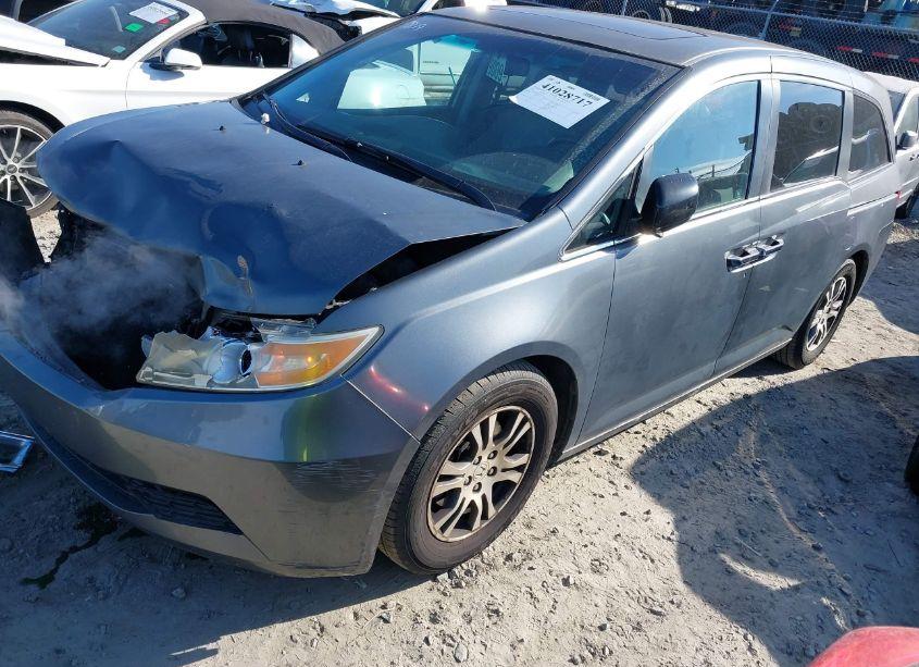 Photo 2 of 2011 Honda Odyssey EX-L (VIN 5FNRL5H66BB057991)