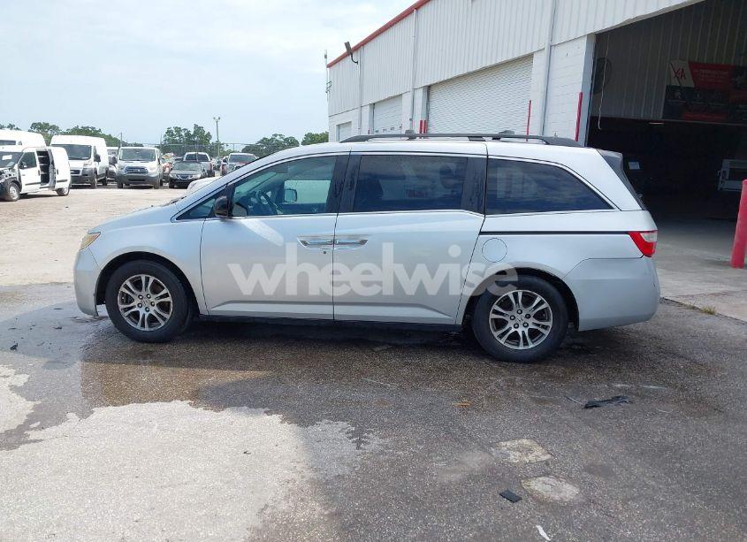 Photo 14 of 2011 Honda Odyssey EX-L (VIN 5FNRL5H66BB059689)