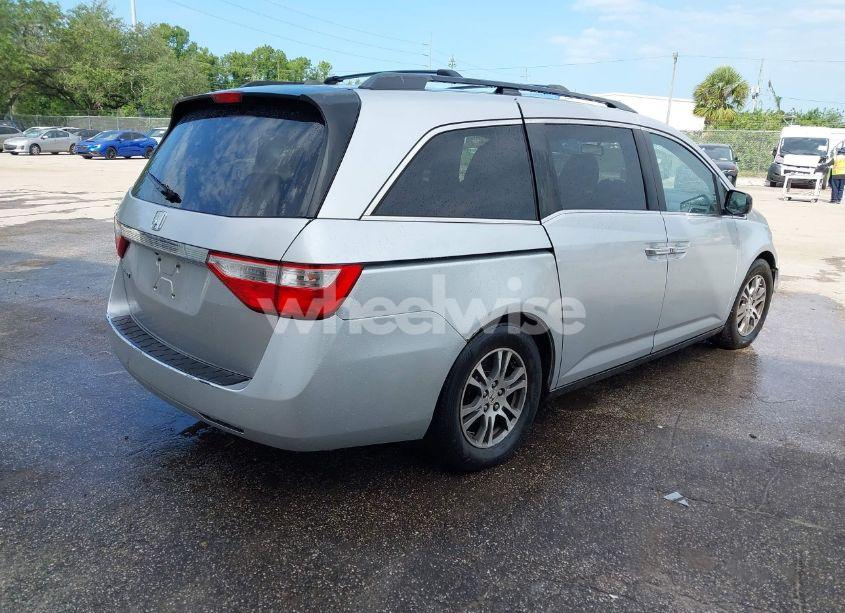 Photo 4 of 2011 Honda Odyssey EX-L (VIN 5FNRL5H66BB059689)