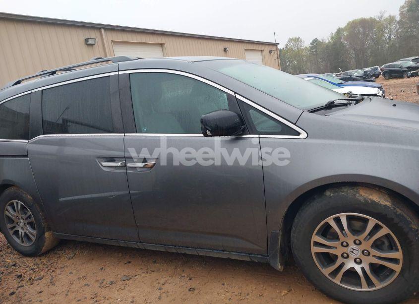 Photo 14 of 2011 Honda Odyssey EX-L (VIN 5FNRL5H66BB103352)