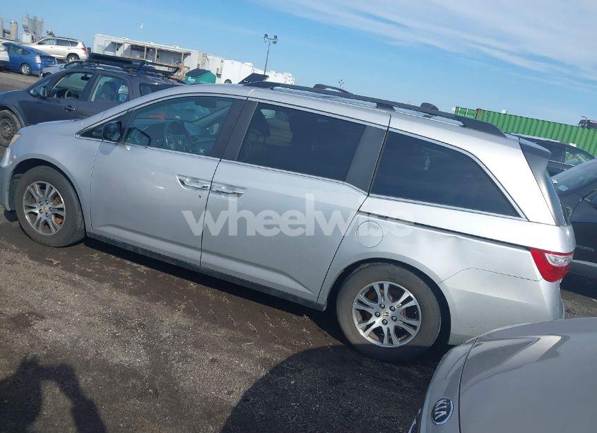 Photo 3 of 2012 Honda Odyssey EX-L (VIN 5FNRL5H66CB120198)