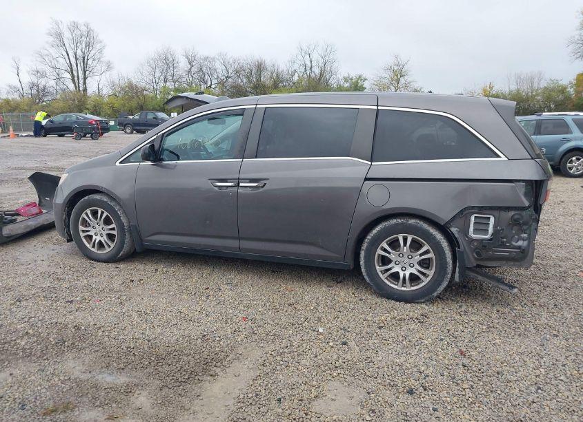 Photo 15 of 2013 Honda Odyssey EX-L (VIN 5FNRL5H66DB014058)