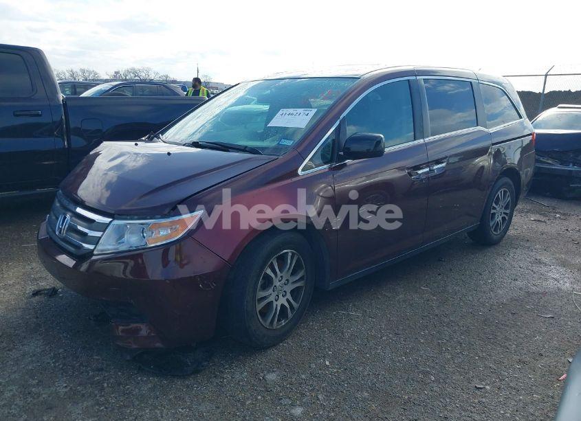 Photo 2 of 2013 Honda Odyssey EX-L (VIN 5FNRL5H66DB016344)