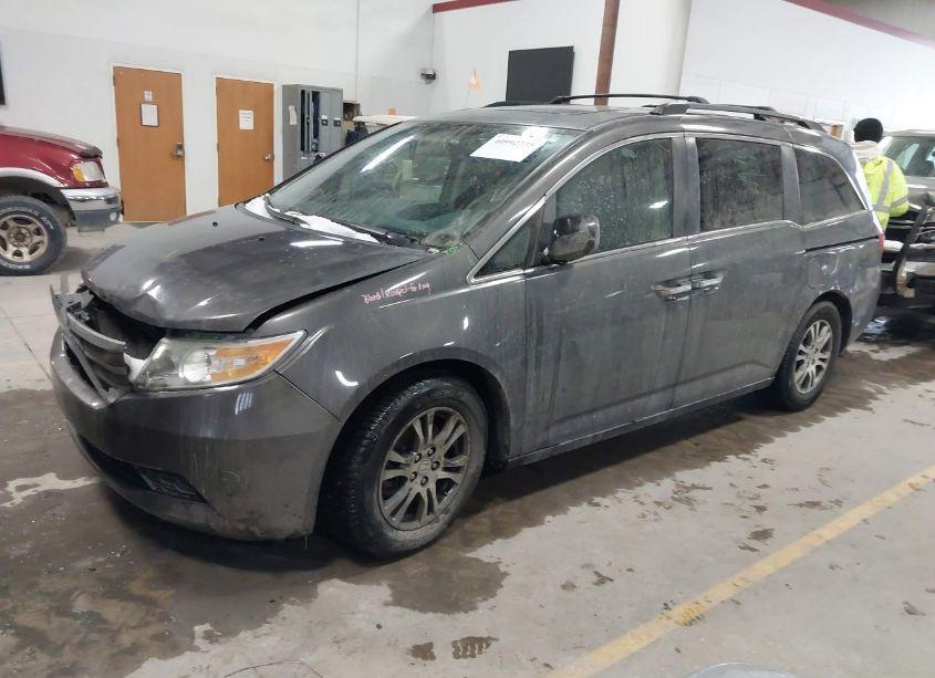 Photo 2 of 2013 Honda Odyssey EX-L (VIN 5FNRL5H66DB033192)