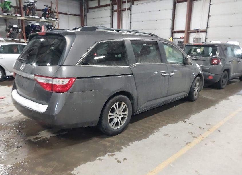 Photo 4 of 2013 Honda Odyssey EX-L (VIN 5FNRL5H66DB033192)