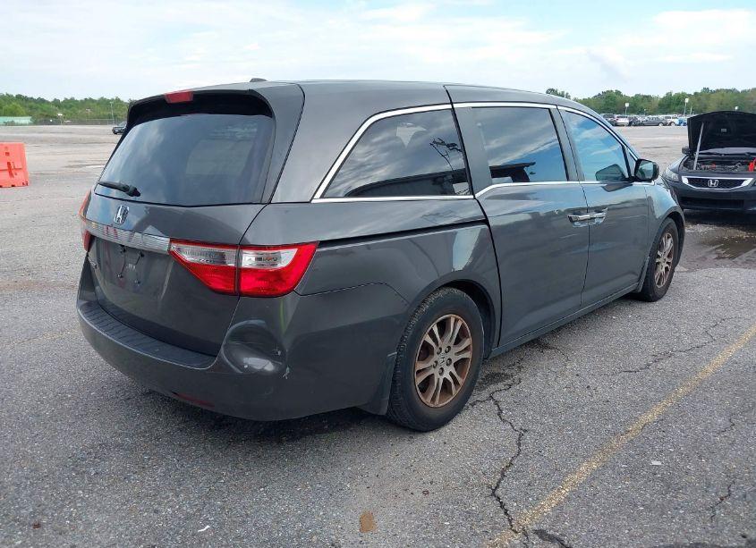 Photo 4 of 2013 Honda Odyssey EX-L (VIN 5FNRL5H66DB073773)