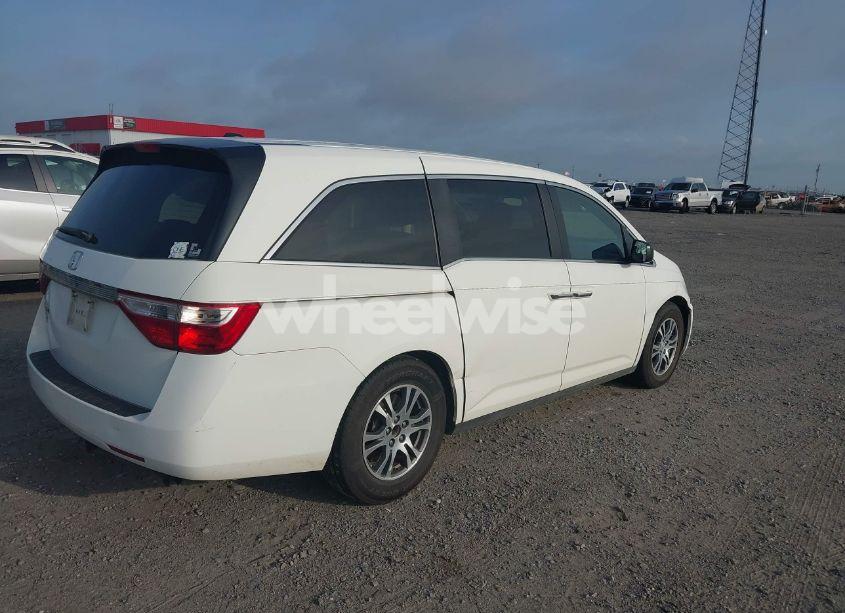 Photo 4 of 2013 Honda Odyssey EX-L (VIN 5FNRL5H66DB074034)