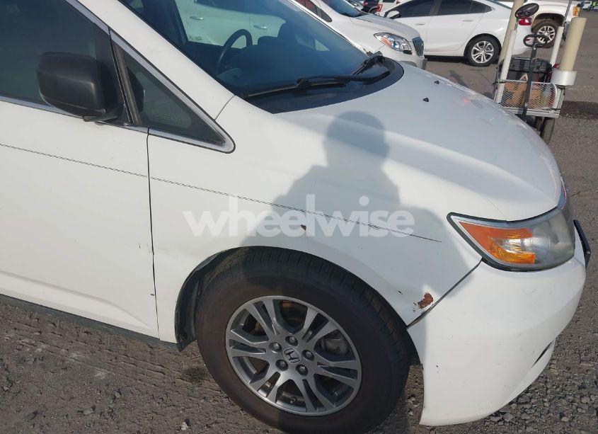 Photo 6 of 2013 Honda Odyssey EX-L (VIN 5FNRL5H66DB074034)