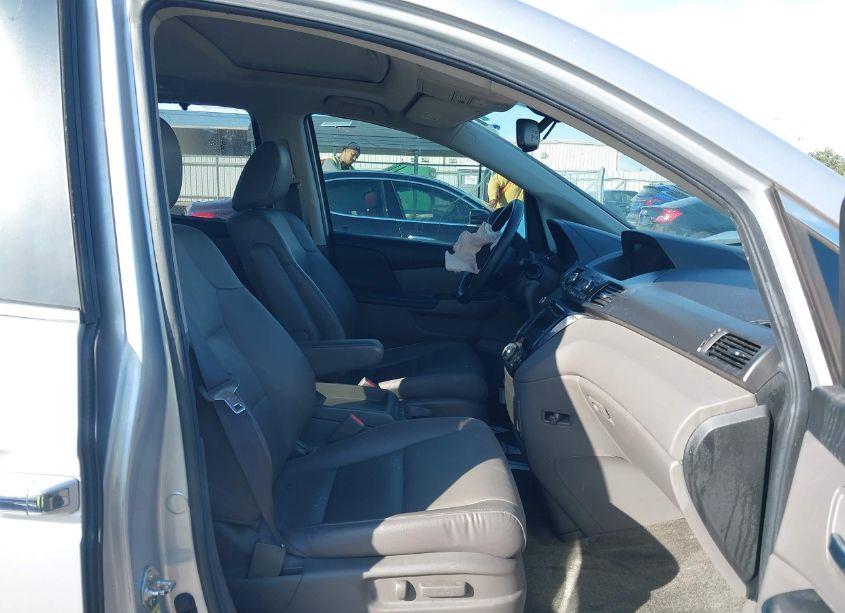 Photo 5 of 2014 Honda Odyssey EX-L (VIN 5FNRL5H66EB003238)