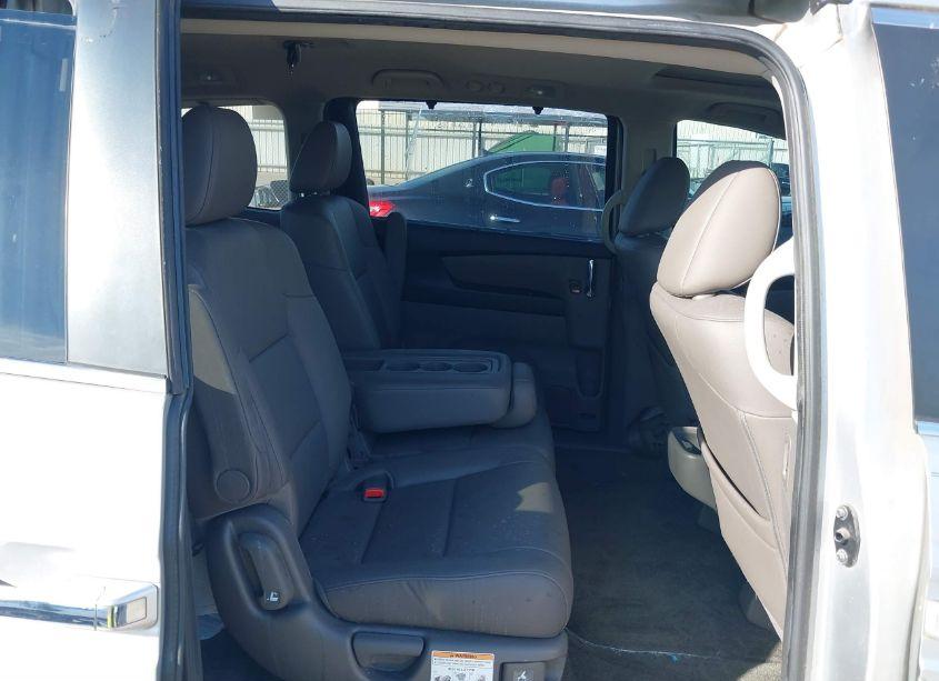 Photo 8 of 2014 Honda Odyssey EX-L (VIN 5FNRL5H66EB003238)