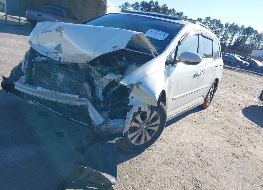 Photo 2 of 2014 Honda Odyssey EX-L (VIN 5FNRL5H66EB092695)