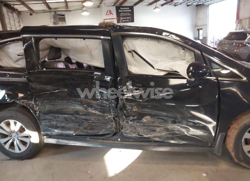 Photo 13 of 2016 Honda Odyssey EX-L (VIN 5FNRL5H66GB025968)