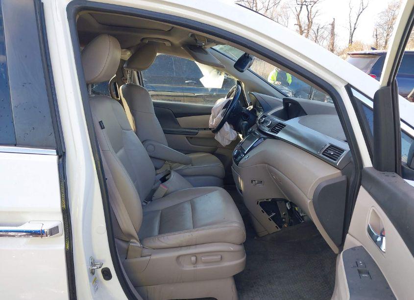 Photo 5 of 2016 Honda Odyssey EX-L (VIN 5FNRL5H66GB038039)