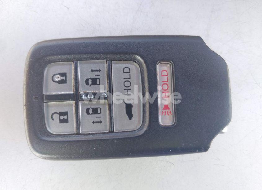 Photo 11 of 2016 Honda Odyssey EX-L (VIN 5FNRL5H66GB057559)