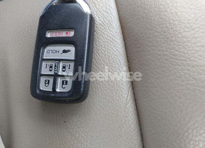 Photo 11 of 2016 Honda Odyssey EX-L (VIN 5FNRL5H66GB057691)