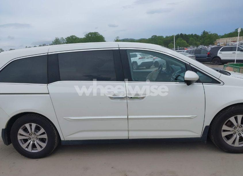 Photo 13 of 2016 Honda Odyssey EX-L (VIN 5FNRL5H66GB057691)