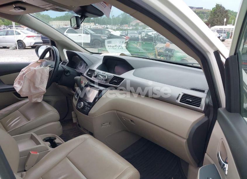 Photo 5 of 2016 Honda Odyssey EX-L (VIN 5FNRL5H66GB057691)