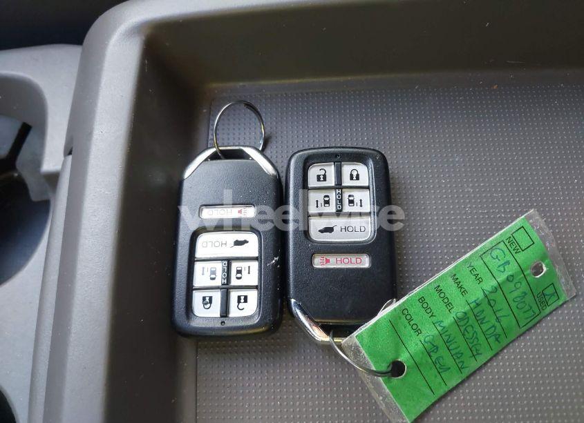 Photo 11 of 2016 Honda Odyssey EX-L (VIN 5FNRL5H66GB098077)