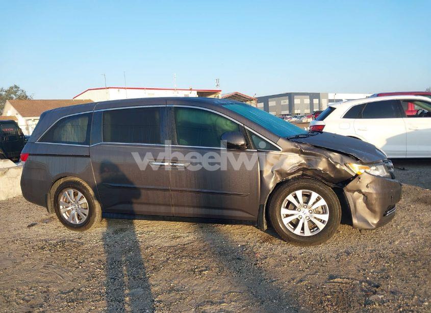 Photo 13 of 2016 Honda Odyssey EX-L (VIN 5FNRL5H66GB098077)