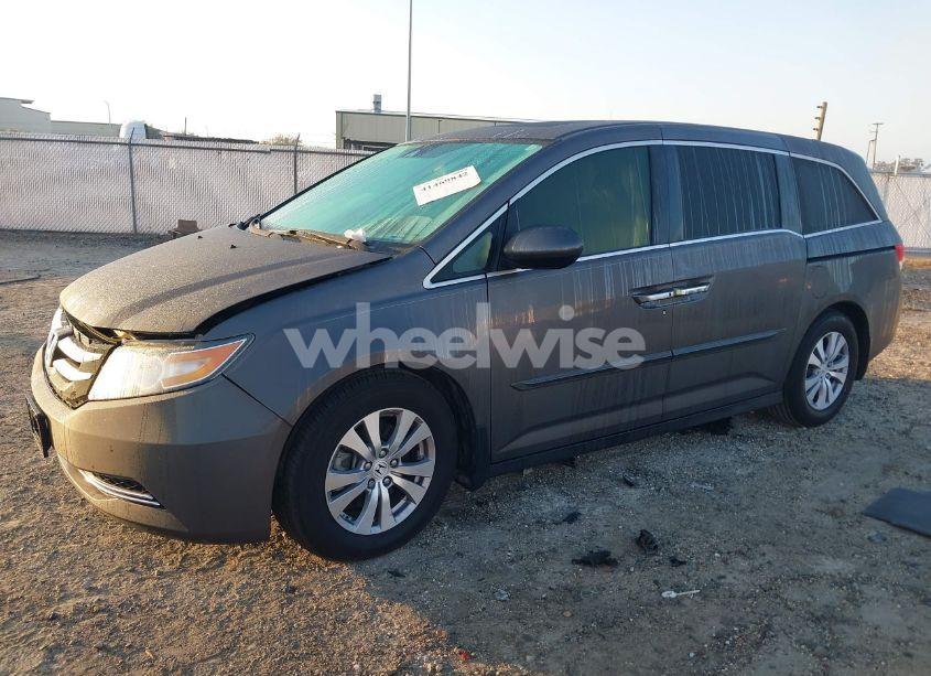 Photo 2 of 2016 Honda Odyssey EX-L (VIN 5FNRL5H66GB098077)