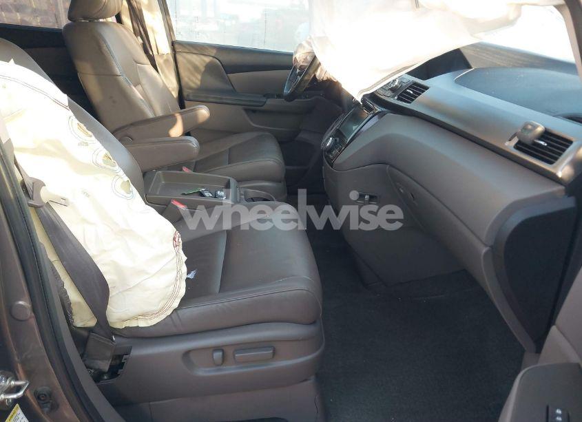 Photo 5 of 2016 Honda Odyssey EX-L (VIN 5FNRL5H66GB098077)