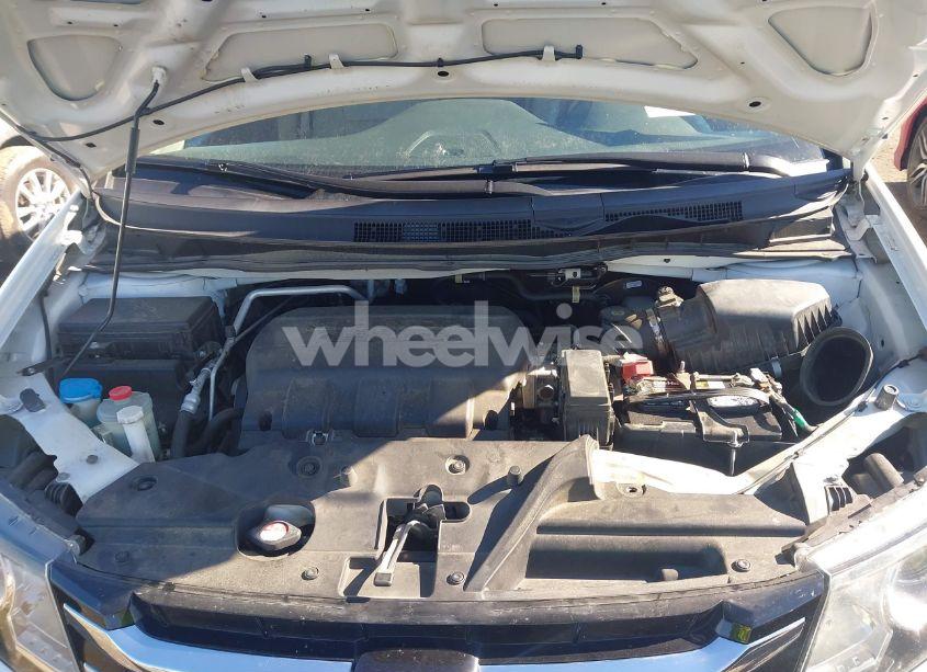 Photo 10 of 2016 Honda Odyssey EX-L (VIN 5FNRL5H66GB112222)