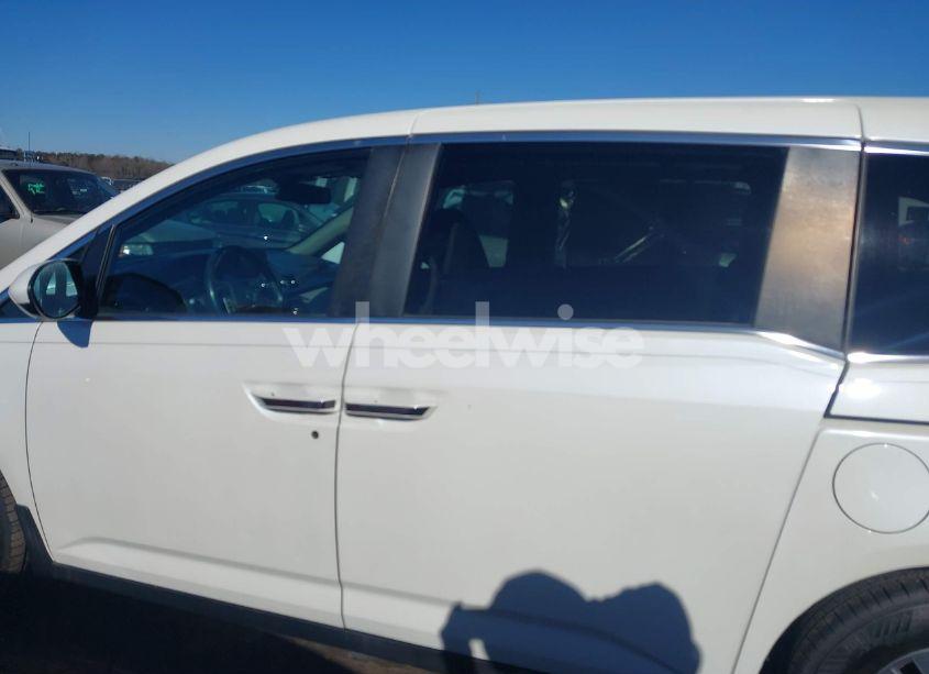 Photo 14 of 2016 Honda Odyssey EX-L (VIN 5FNRL5H66GB112222)