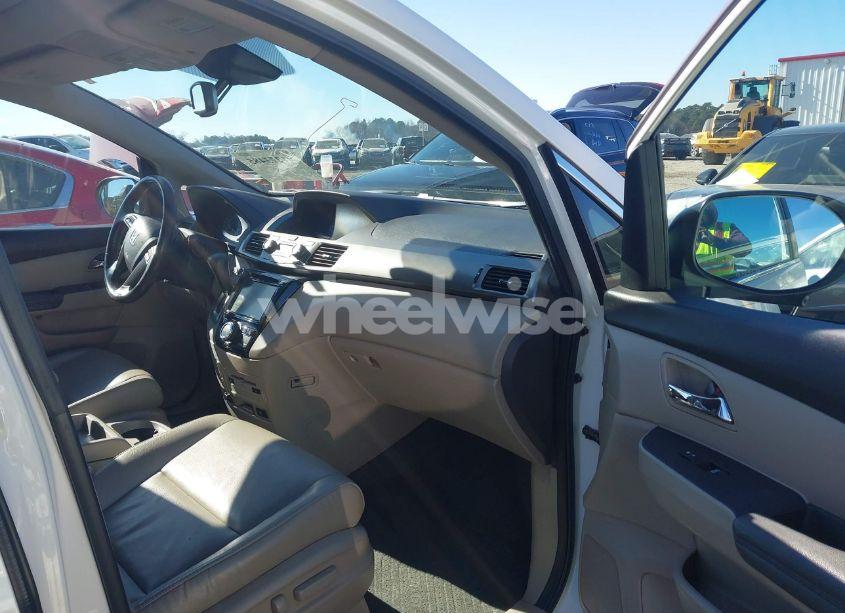 Photo 5 of 2016 Honda Odyssey EX-L (VIN 5FNRL5H66GB112222)